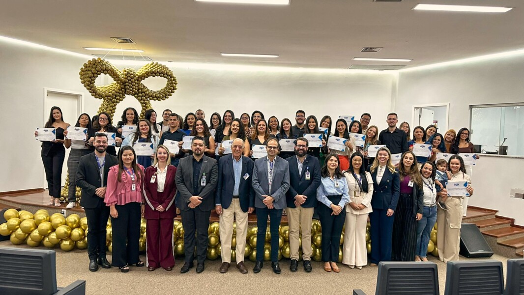 profissionais-de-saude-celebram-conclusao-do-curso-de-aperfeicoamento-da-agir-em-cerimonia-no-hugol